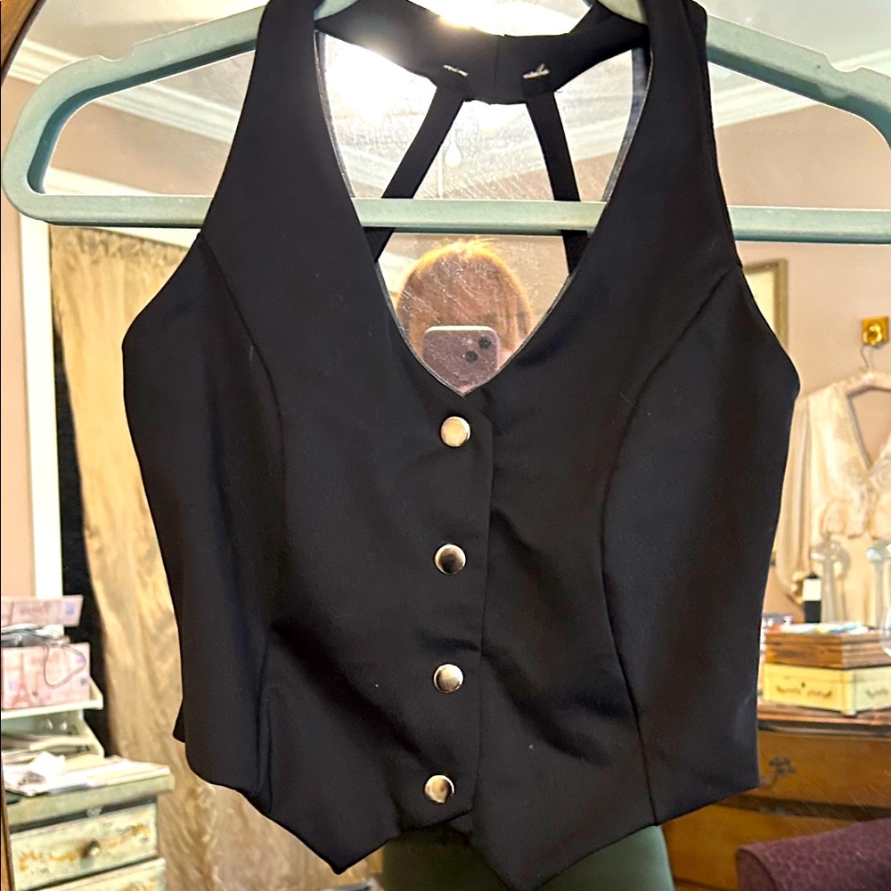 Black Sleeveless Button-Down Women's Top